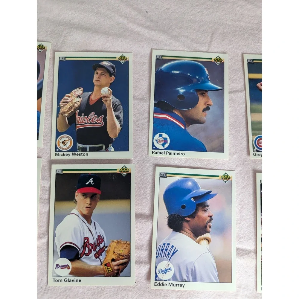 VTG 1990‎ 92 Baseball card lot Johnny Bench Sammy Sosa Greg Maddux Pascual Perez